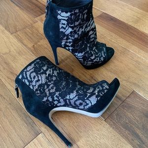 Via Spiga Lace Evanna Bootie